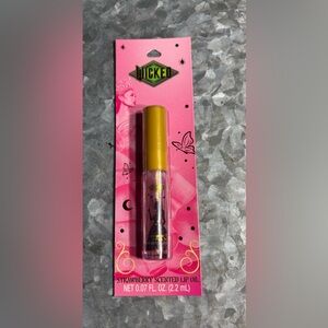 New Wicked Strawberry Scented Lip Oil - Pink Shine